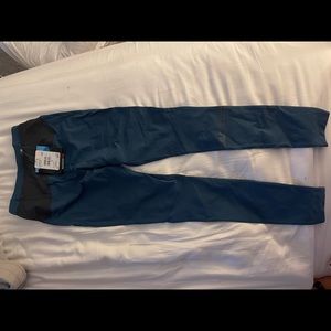 New with tags Salomon XA Warm Tight size XS